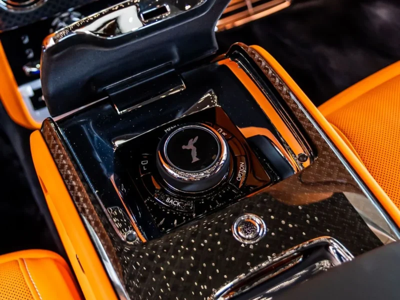2025 ROLLS ROYCE CULLINAN BLACK BADGE 6.8L 12 Cylinders Petrol Engine Black Orange SUV