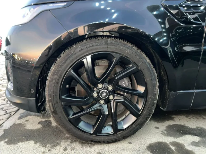 2018 LAND ROVER RANGE ROVER HSE 3.0 Litres V6 Petrol Engine Black Red SUV GCC Specs