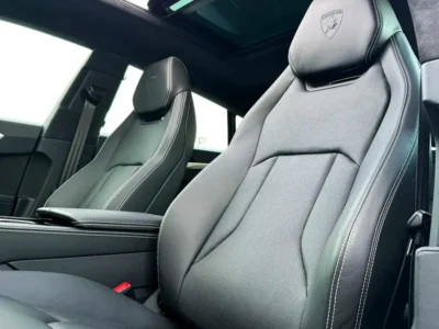 2022 Lamborghini Urus S 8 Cylinders Twin-Turbo Petrol Engine White Black SUV GCC Specs