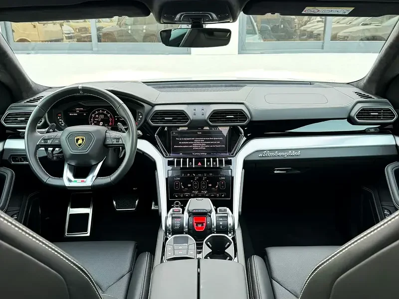 2022 Lamborghini Urus S 8 Cylinders Twin-Turbo Petrol Engine White Black SUV GCC Specs