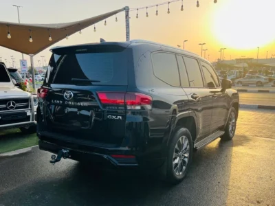 2023 TOYOTA LAND CRUISER GXR 4.0 Litres V6 petrol Engine Black SUV GCC Specs Full Options
