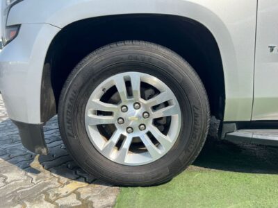 2019 CHEVROLET TAHOE LS 5.3 Litres V8 Petrol Engine Silver Beige SUV GCC Specs