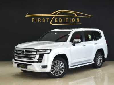 2022 Toyota Land Cruiser VXR 6 Cylinders Petrol Engine White Red SUV GCC Specs