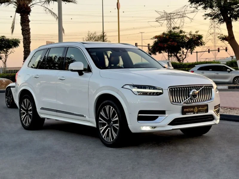 2022 Volvo XC90 B6 MOMENTUM 2.0 Litres 4 Cylinders Petrol Engine White Black SUV GCC