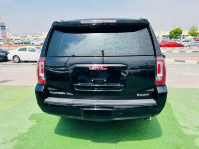 2020 GMC YUKON XL 5.3 Litres V8 Petrol Engine Black Beige SUV GCC Specs Full Option