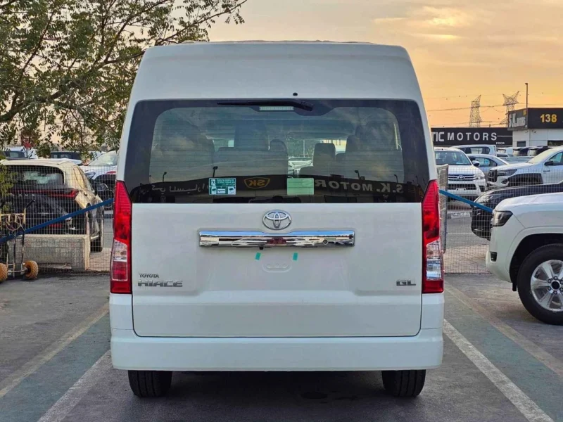 2026 Toyota Hiace HIGHROOF GL 13 SEATS WITH LEATHER 2.8L V4 DIESEL White Beige Van
