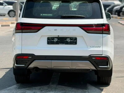 2026 Lexus LX600 SIGNATURE 3.5L 6 Cylinders Petrol Engine White Red SUV 25 SPEAKERS