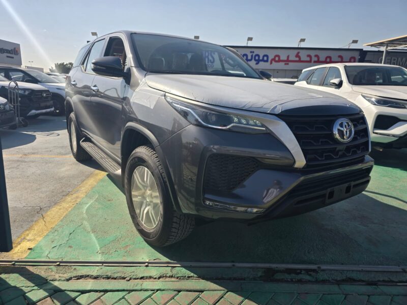 2026 Toyota Fortuner 2.7 Litres 4-Cylinder Petrol Engine Dark Grey Brown SUV GCC Specs
