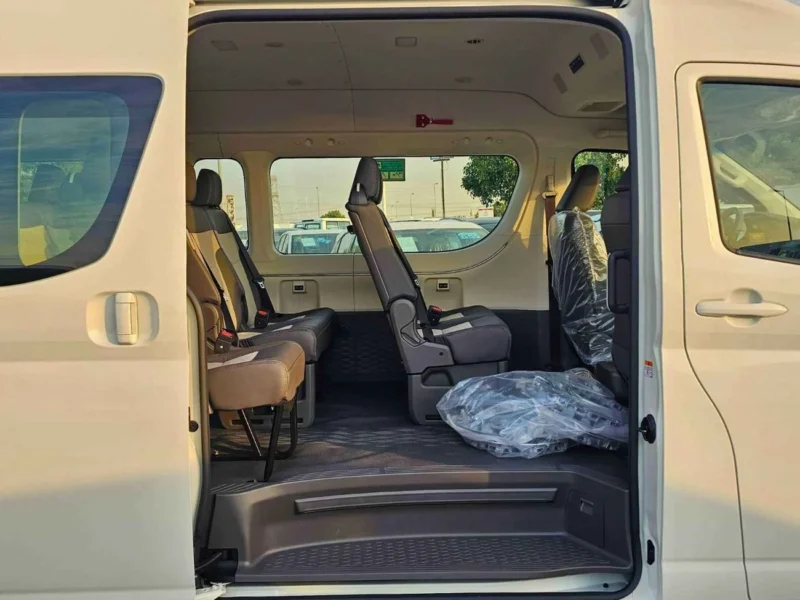 2026 Toyota Hiace HIGHROOF GL 13 SEATS WITH LEATHER 2.8L V4 DIESEL White Beige Van
