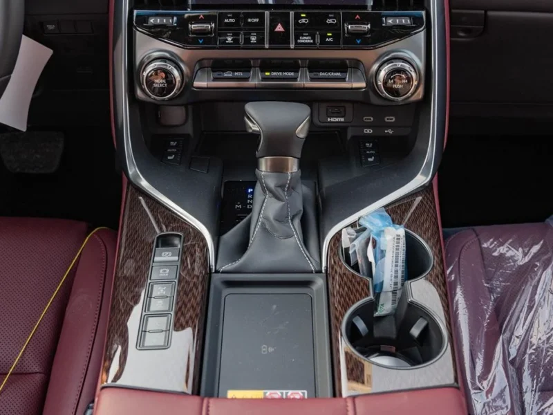 2026 Lexus LX600 Signature 3.5L V6 Twin-Turbo Petrol Engine White Red SUV GCC Specs