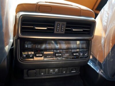 2026 Lexus LX600 SIGNATURE 3.5L Turbo 6 Cylinders Petrol Engine Silver Tan SUV GCC