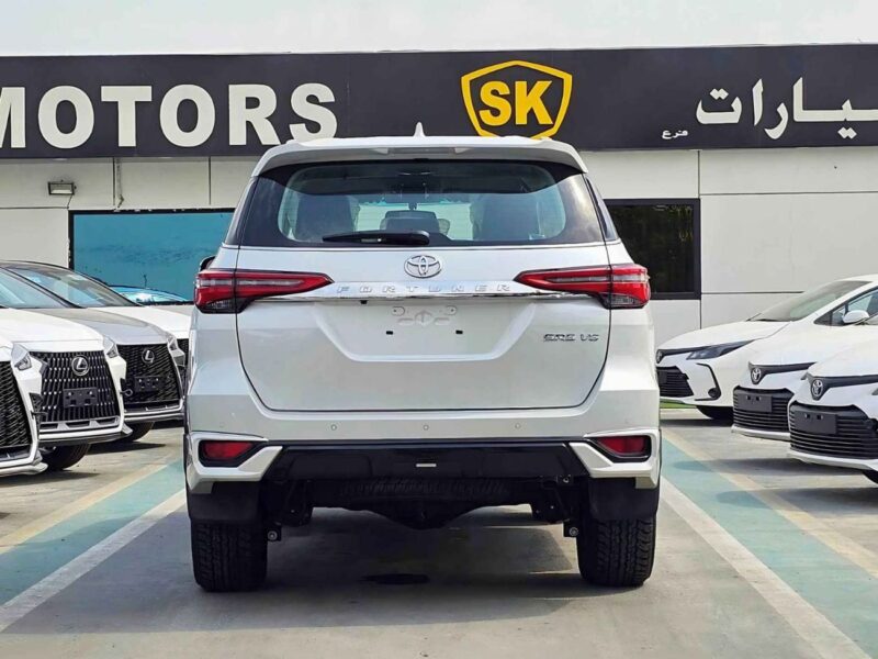2026 Toyota Fortuner SR5 ADVENTURE 4.0L V6 PETROL Engine White Black SUV GCC