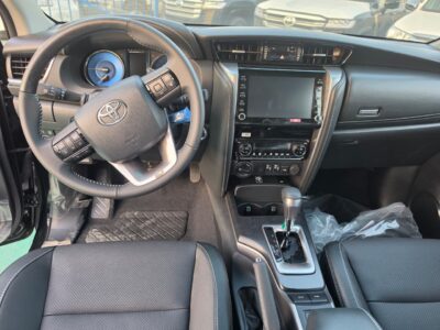2026 Toyota Fortuner 4.0 Litres V6 PETROL Engine Black SUV GCC Specifications Full Option