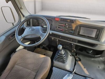 2025 Toyota Coaster 4.0L 4-cylinder Inline turbocharged Diesel White Brown Bus 23 Seats