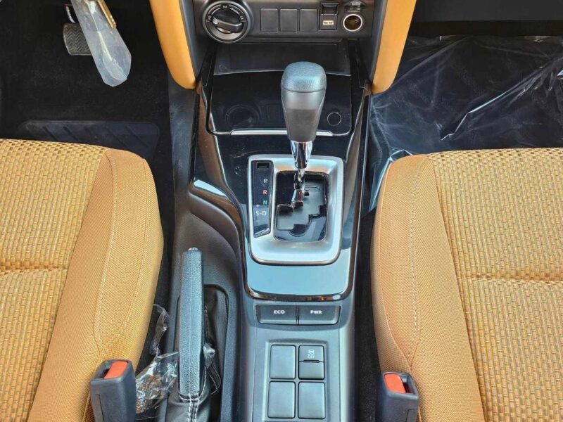 2026 Toyota Fortuner SR5 MID OPTION 2.7L PETROL V4 AT Black Brown SUV GCC Specs