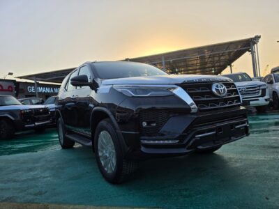 2026 Toyota Fortuner 4.0 Litres V6 PETROL Engine Black SUV GCC Specifications Full Option