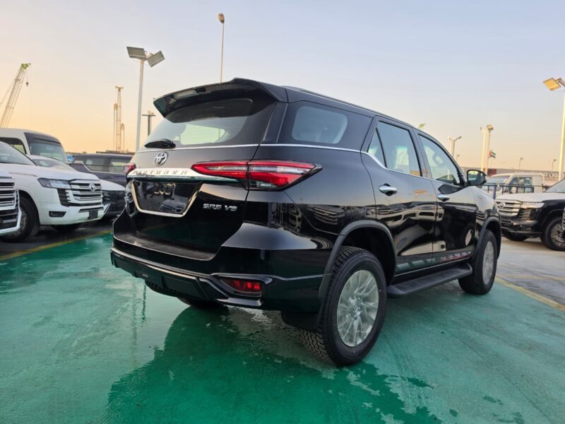 2026 Toyota Fortuner 4.0 Litres V6 PETROL Engine Black SUV GCC Specifications Full Option
