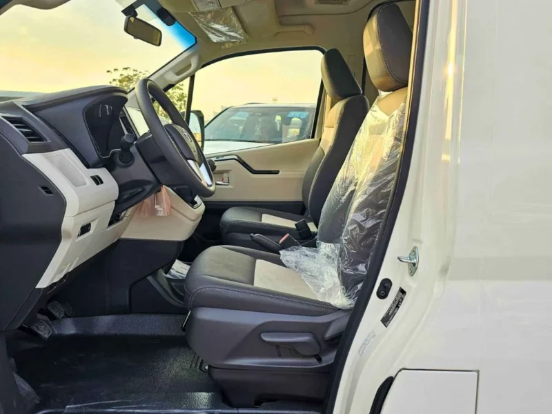 2026 Toyota Hiace HIGHROOF GL 13 SEATS WITH LEATHER 2.8L V4 DIESEL White Beige Van