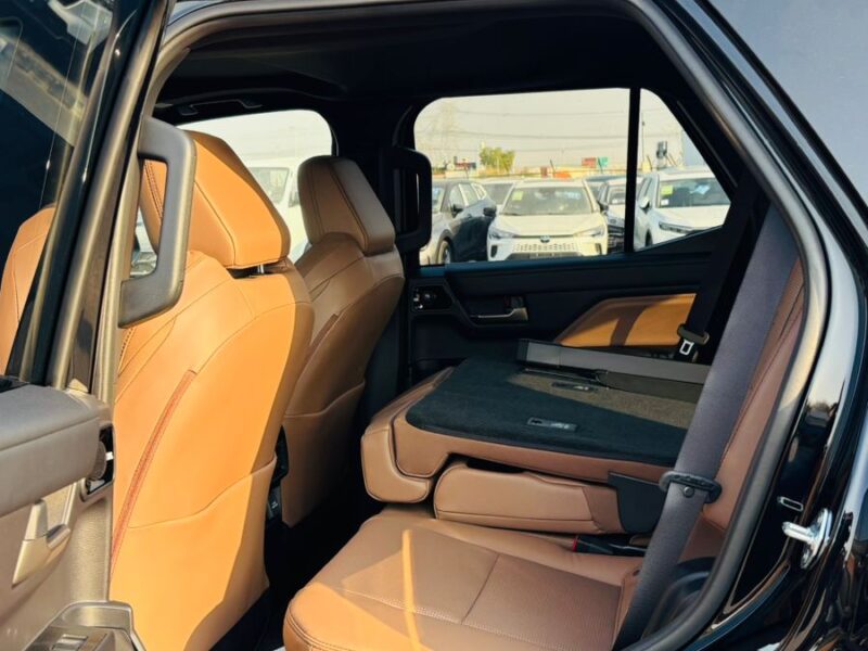 2026 Toyota 4Runner i-FORCE 2.4L turbocharged 4-cylinder Engine Black Tan SUV GCC Specs
