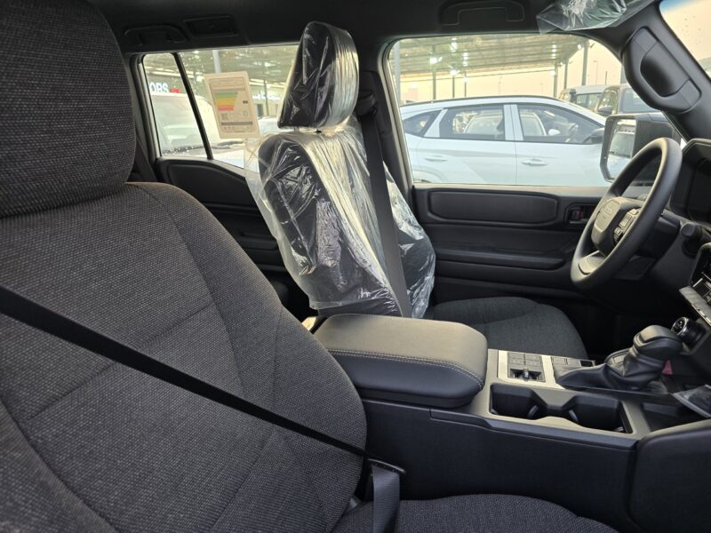 2026 Toyota Prado 2.4 Litres 4 Cylinders Turbo Petrol Engine White Black SUV GCC Specs