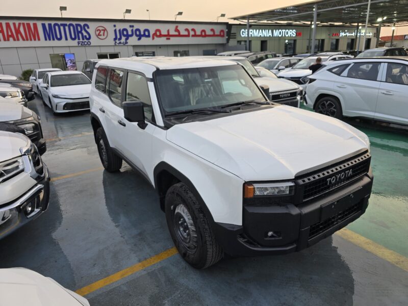 2026 Toyota Prado 2.4 Litres 4 Cylinders Turbo Petrol Engine White Black SUV GCC Specs