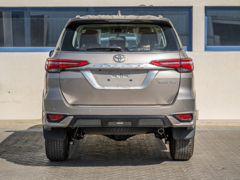 2026 Toyota Fortuner 4.0 Litres V6 PETROL Engine Grey Tan SUV GCC Specifications