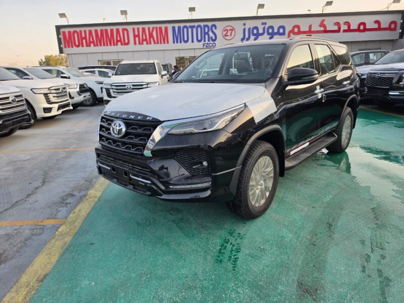 2026 Toyota Fortuner 4.0 Litres V6 PETROL Engine Black SUV GCC Specifications Full Option