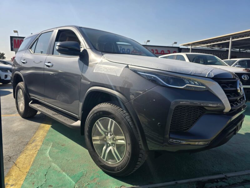 2026 Toyota Fortuner 2.7 Litres 4-Cylinder Petrol Engine Dark Grey Brown SUV GCC Specs
