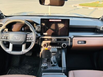 2026 Toyota 4Runner i-FORCE 2.4L turbocharged 4-cylinder Engine Black Tan SUV GCC Specs
