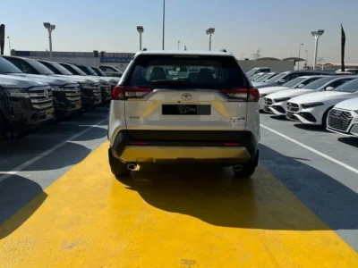 2025 TOYOTA RAV 4 EXR 2.5L 4-Cylinder Hybrid Electric Vehicle White Beige SUV GCC
