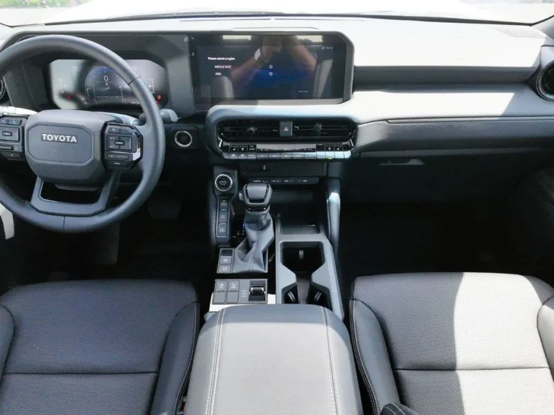 2025 TOYOTA PRADO Monotone 2.8L 4 Cylinders Diesel Engine White Black SUV GCC