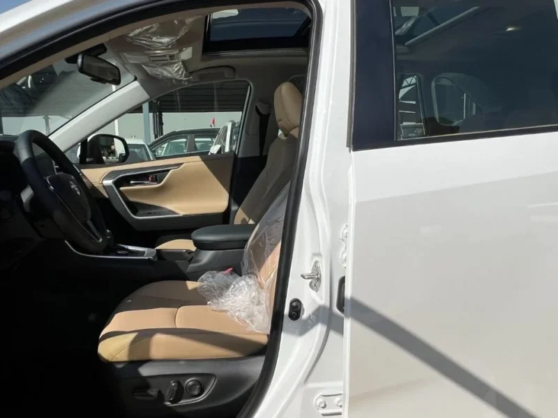 2025 TOYOTA RAV 4 EXR 2.5L 4-Cylinder Hybrid Electric Vehicle White Beige SUV GCC