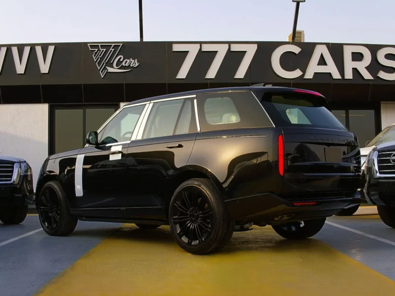2026 Land Rover Range Rover Autobiography P530 4.4LTwin-Turbo V8 Black White SUV