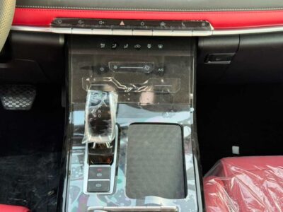 2026 Chery Tiggo 7 1.5 Litres PETROL V4 Petrol Engine Silver Red SUV GCC Specs
