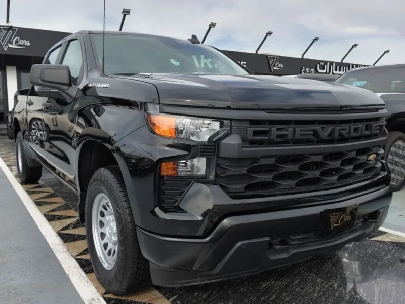 2025 CHEVROLET SILVERADO 2.7L 4x4 TurboMax L4 Black Pickup Truck GCC Specs