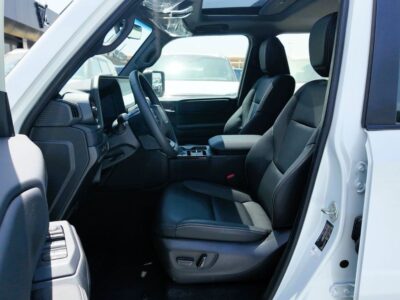 2025 TOYOTA PRADO Monotone 2.8L 4 Cylinders Diesel Engine White Black SUV GCC