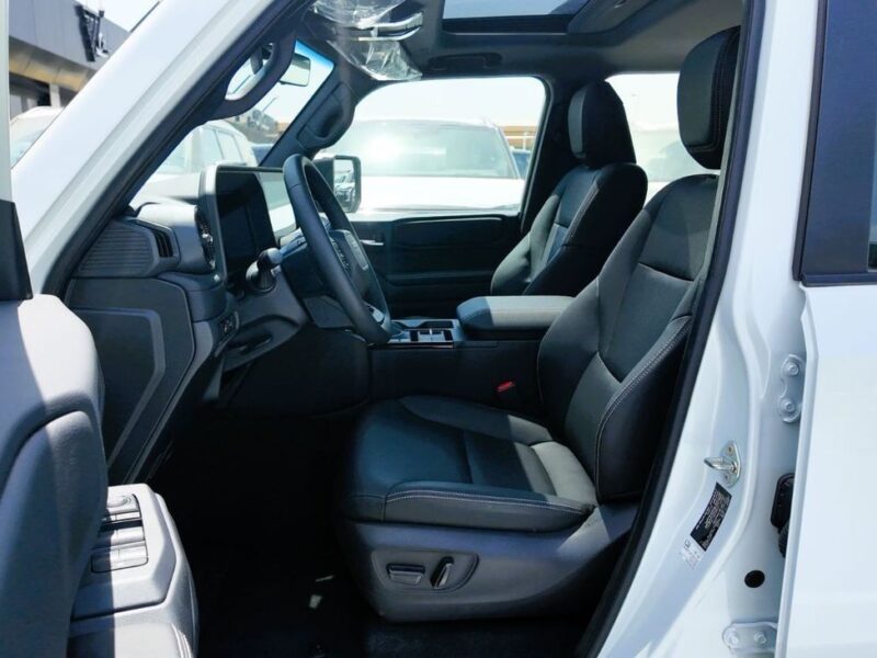 2025 TOYOTA PRADO Monotone 2.8L 4 Cylinders Diesel Engine White Black SUV GCC