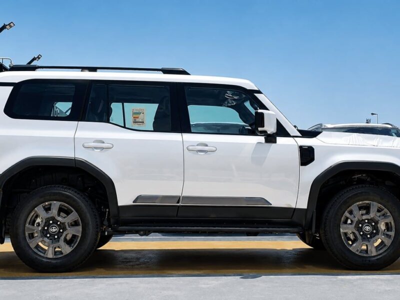 2025 TOYOTA PRADO Monotone 2.8L 4 Cylinders Diesel Engine White Black SUV GCC