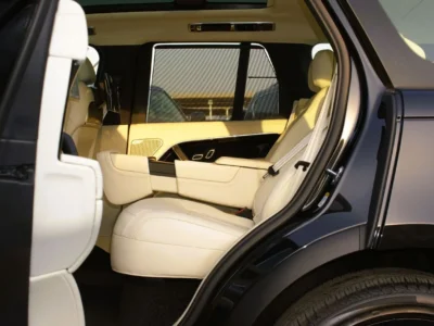 2026 Land Rover Range Rover Autobiography P530 4.4LTwin-Turbo V8 Black White SUV