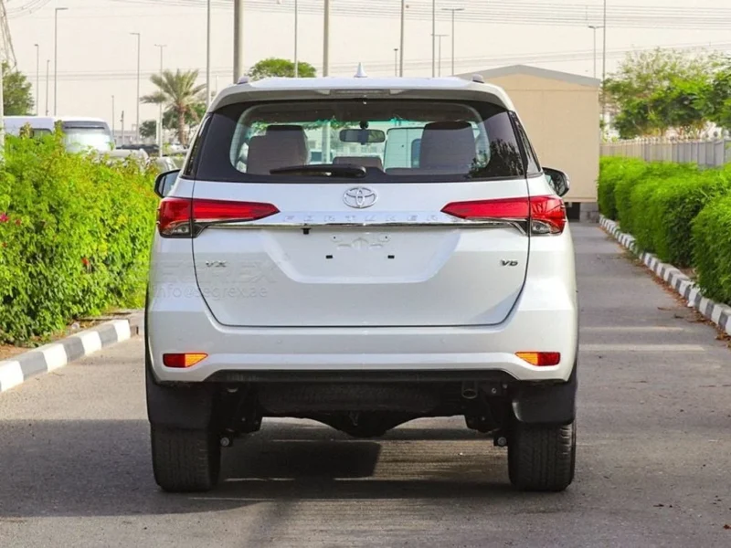 2026 Model Toyota Fortuner VXR VX1 4.0 6 Cylinders Petrol Engine White Beige SUV GCC