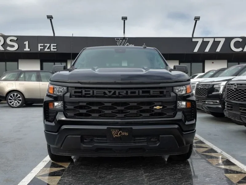 2025 CHEVROLET SILVERADO 2.7L 4x4 TurboMax L4 Black Pickup Truck GCC Specs