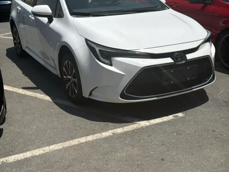 2024 Toyota Corolla 1.2 Litres 4 Cylinders Hybrid Engine White Black Sedan Automatic