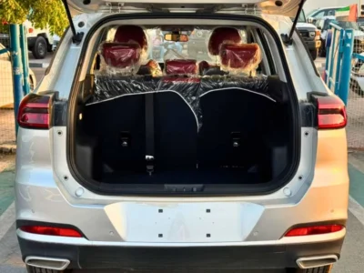 2026 Chery Tiggo 7 1.5 Litres PETROL V4 Petrol Engine Silver Red SUV GCC Specs
