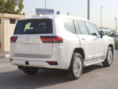 2026 Toyota Land Cruiser (LC300) VX 4.0 Litres 6 Cylinders Petrol Engine White Black SUV