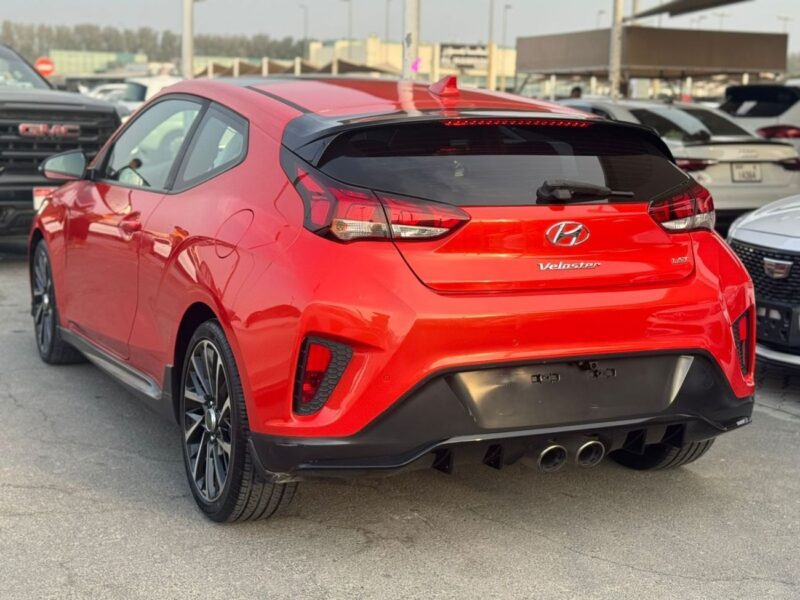 2019 Hyundai Veloster Turbo GDI Turbo 1.6 Litres 4 Cylinders Engine Red Black hatchback