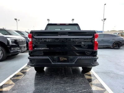 2025 CHEVROLET SILVERADO 2.7L 4x4 TurboMax L4 Black Pickup Truck GCC Specs