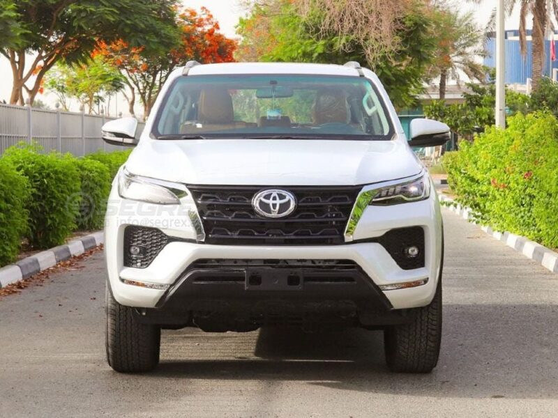 2026 Model Toyota Fortuner VXR VX1 4.0 6 Cylinders Petrol Engine White Beige SUV GCC