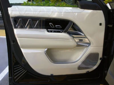 2026 Land Rover Range Rover Autobiography P530 4.4LTwin-Turbo V8 Black White SUV