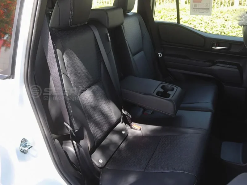2026 Toyota Prado All-Rounder 4WD 8-Speed AT 2.8L 4 Cylinders Turbo Diesel White Black SUV
