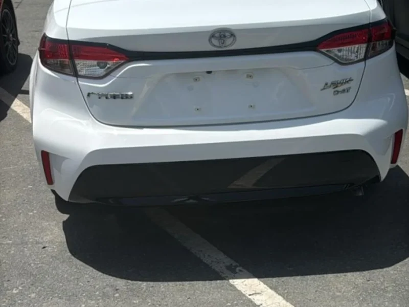 2024 Toyota Corolla 1.2 Litres 4 Cylinders Hybrid Engine White Black Sedan Automatic